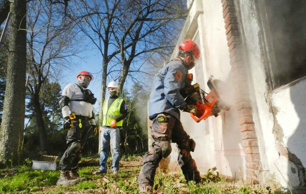 Sawing concrete in a diamond